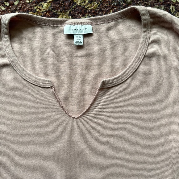 TOPSHOP V neck Long-sleeve Crop Top in Blush Colour - Picture 2 of 5